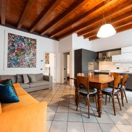 Mirko Apartment by Reasy&Busy, hotel in Verona