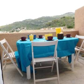 Il Faraglione - Appartamento con vista mare, hotel em Campese