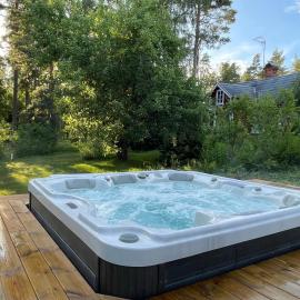 Genuine 100 year old countryside cottage, hotel en Rimbo
