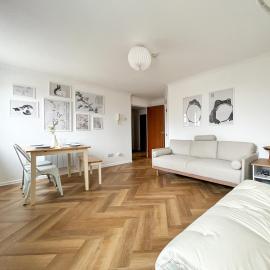 Stunning Central Flat w/ Parking, hotel v destinaci Bangor