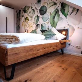 Neue Fewo mit Schlossblick - Urlaub im Wein- und Ferienort Bekond, hotel a Bekond