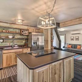 Glacier Retreat on 4 Acres with Sauna & Fire Pit, hotel a Columbia Falls
