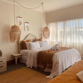 Revell St Beach Bungalow, hotel in Hokitika