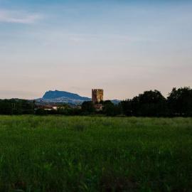 Torre dei Battagli-Dormi in una torre medievale, hotel u gradu 'Santarcangelo di Romagna'
