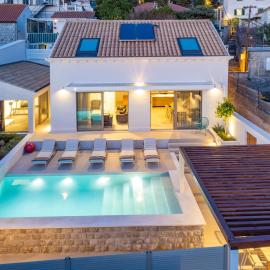 Brand New Villa Carmelita Exclusive with free Smart Car