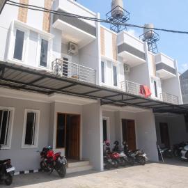Bonorejo में, होटल RedDoorz near Stasiun Solo Balapan 3