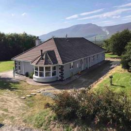 The Marshes - Large home, short drive to beach, hotel en Kells