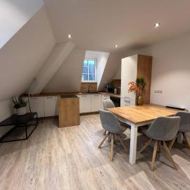 Zentrale große Wohnung in Prüm für erholsamen Urlaub, hotel in Prüm
