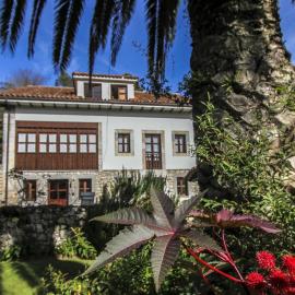 Casas El Jogueru, Hotel in Ribadesella