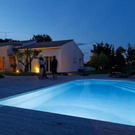 la villa d'Ariane-piscine-jaccuzi-15 mn Mer, hotelli kohteessa Vendargues