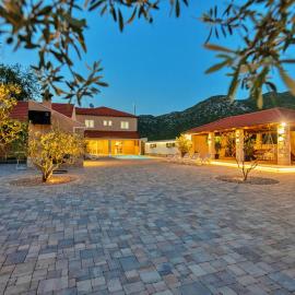 Villa Zara with heated Hydromassage-Pool
