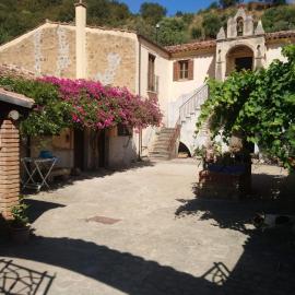 Linati's Apartments, hotel in Pollina