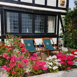 Bournemouth secluded cottage 10mins walk to beach, hotel u gradu Bornmut