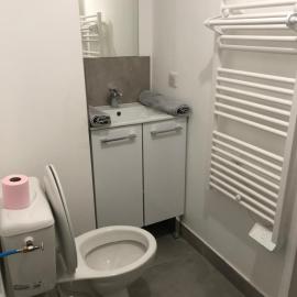 Beau studio meublé refait à neuf Montélimar centre, hotel a Montélimar