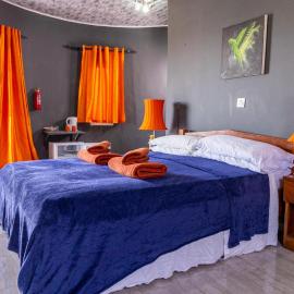 Bakau에 위치한 호텔 Seaview Room - Sleeps 3 - Cape Point - Bakau