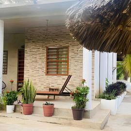 Casa Las Palmas Playa La Saladita, hotel Zihuatanejóban