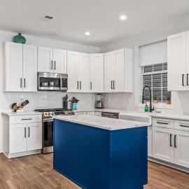 Beach House Steps away from the Boardwalk and Beach with Ocean Views in Seaside Heights!, hotel a Seaside Heights