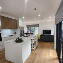 Spacious & Modern 4 Bedrooms, hotel in Tuggeranong