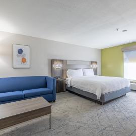 Holiday Inn Express & Suites College Station by IHG