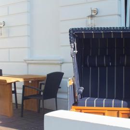 Zentrale Wohnung in der Villa Liewald mit Terrasse und Glasfaseranschluss、ノルダーナイのホテル