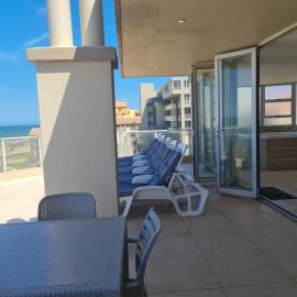 Santorini A-Block Penthouse, hotell i Margate