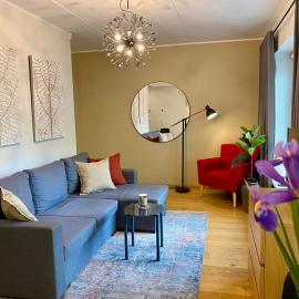 Charming City Centre Apartment with Free Parking and Spacious Balcony, hotel in Tallinn