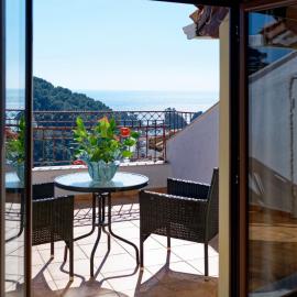 Villa Renata & Magic Suite، فندق في بارغا
