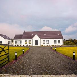 Newtown House, hotel in Newry
