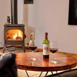 Pet friendly with Fireplace, Near Kasoag Snow Trail, hotel sa Altmar
