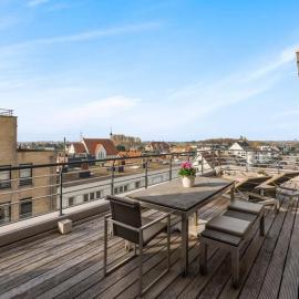 Ruim appartement met heerlijk zonneterras – hotel w Brugii
