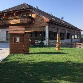 Rybárska bašta a penzión Dobys, hotel din Solčany