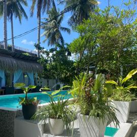 Siargao Residency - Generator & Starlink, hotel v mestu General Luna