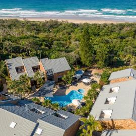 Glen Eden Beach Resort, hotelli kohteessa Peregian Beach
