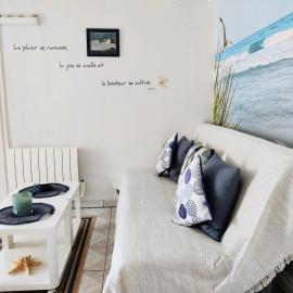 LA PLAYA Grand Studio avec espace nuit et parking privatif - 40 mètres de la Promenade Marcel Proust, hotelli kohteessa Cabourg