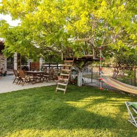 Petalidi Stone House with garden near the beach