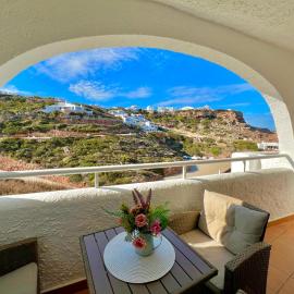 Beachfront Apartment in Cala Morell, hotel u gradu Cala Morell