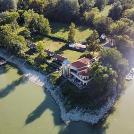 SZIGET HOTEL VERÁNKA, hotel em Érsekcsanád
