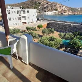 Παραθαλάσσιο εξοχικό σπίτι με θέα τον κόλπο Βάρης