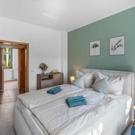 LeHaStays - Apartments Buckau 16a I Küche I Smart TV mit Netflix I toller Innenhof, viešbutis Magdeburge