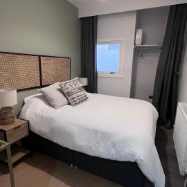 St John's Apartments، فندق في بيرث