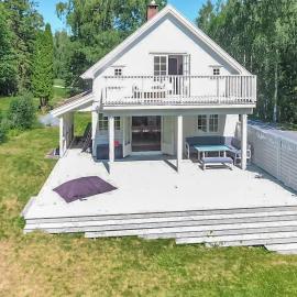 Awesome Home In Noresund With Wifi, Hotel in Noresund