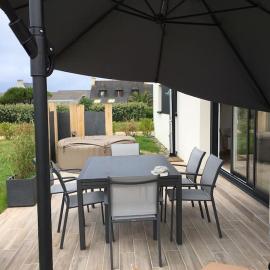 Maison cosy à 300m de la plage avec spa, hotel a Plouescat