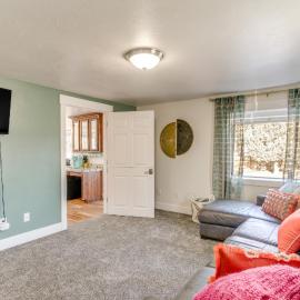 Rexburg Escape w/ Fenced Yard + Covered Patio!, hôtel à Rexburg