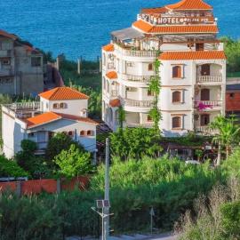 Hotel plage d'or – hotel w mieście Dżidżili