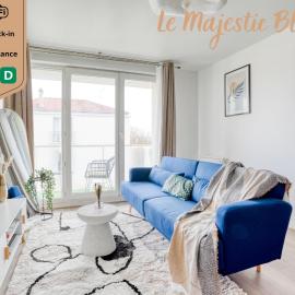 Le Majestic Blue - Métro 8/Hôpital Henri Mondor, hotel a Créteil