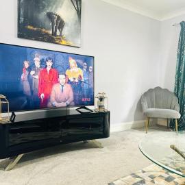 The Esplanade Lodge-Free Parking, готель у місті Strood