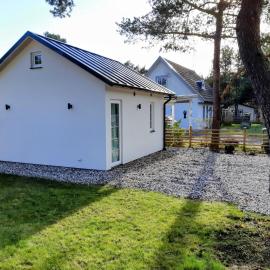 Tiny house for four 200 m from beautiful white sandy beach and 20 min from Malmö - with internet, Netflix and parking included