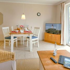 Haus am Hövt - Ferienwohnung 10, hotel in Göhren