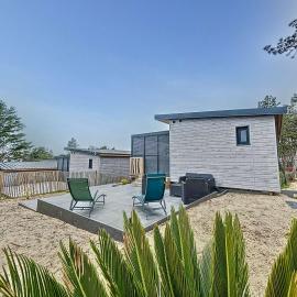 Chalet haut de gamme - 6 pers - Piscine chauffée - Proche plage - Jullouville - FR-1-361-518, hotel in Jullouville-les-Pins