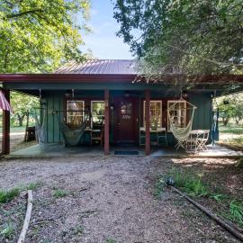 Bird House Countryside Pecan Farm 6acre San Marcos, Hotel in Maxwell